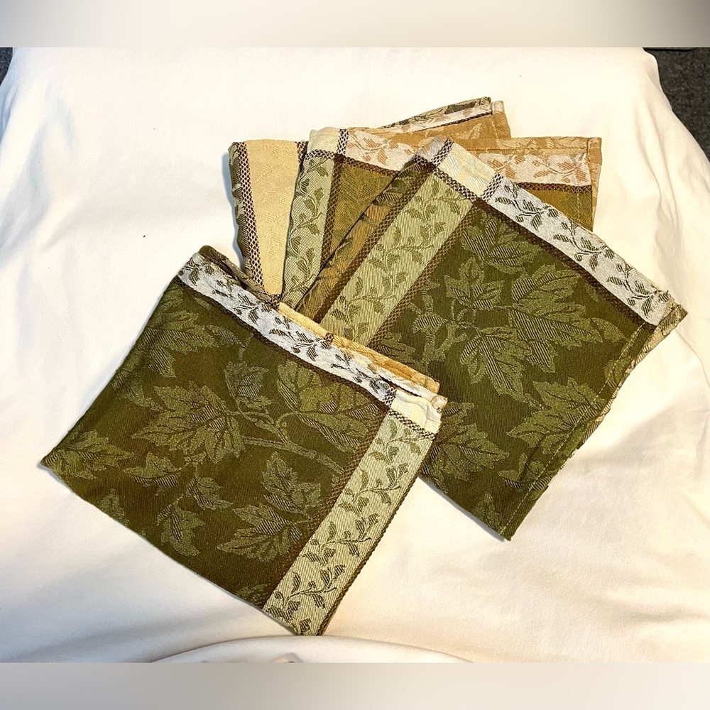 Set of 4 Fall Cloth Napkins - Various Leaves - (3-20”x20”) & (1-20”x18”)